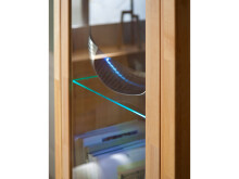 Vitrine >Leduc< in Kernbuche/LI aus Metall - 66x203x40cm (BxHxT)