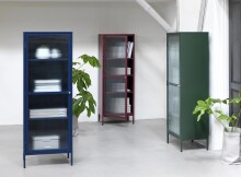 Vitrine >BRONCO< (B/H/T: 58x160x40 cm) in rot aus Metall - 58x160x40cm (BxHxT)