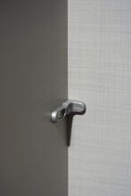 Drehtürenschrank >LUEBECK< graphit / Artisan Lammelen-Dekor - 135x199x58cm (B/H/T)