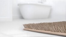 Badematte >LUSIA< in taupe, 100% Polyacryl SUPERSOFT - 120x70x1,8cm (LxBxH)